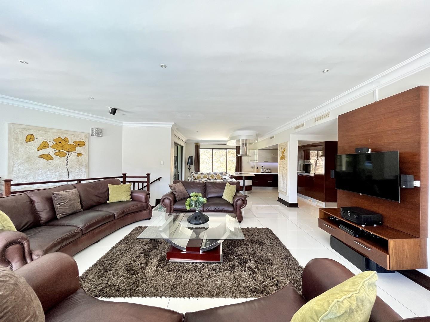 Stunning family home in Zimbali — photograph 3