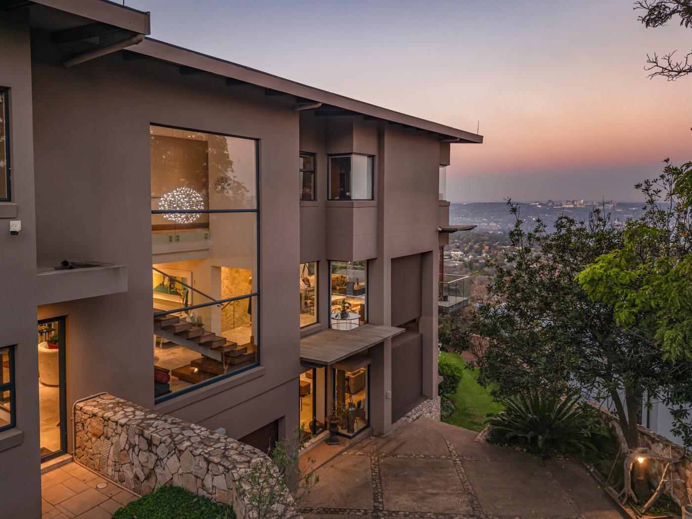 Elevated Living Meets Stunning Horizons — photograph 4
