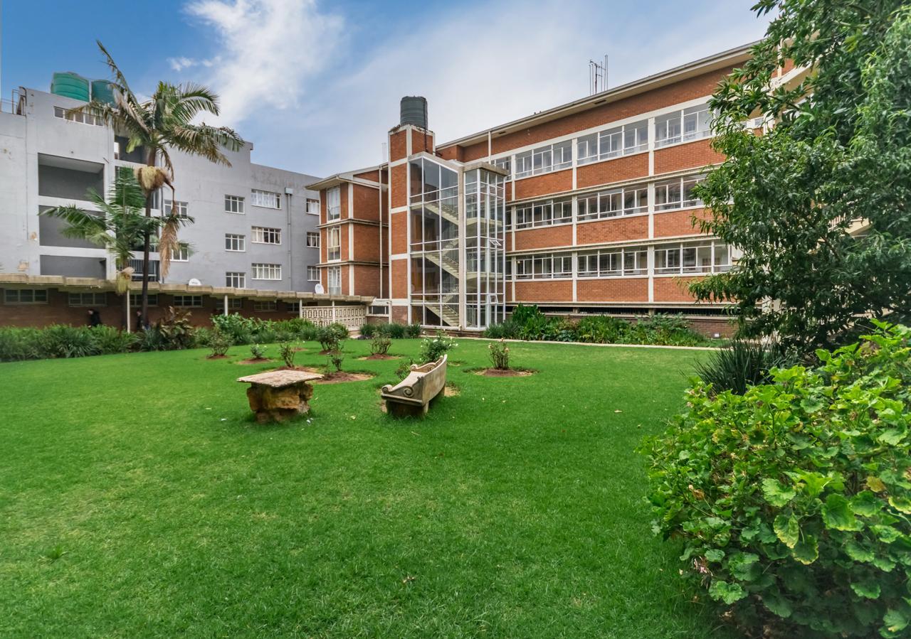 GREAT INVESTMENT.....   24 Units All at once, It Just Makes Sense — photograph 2