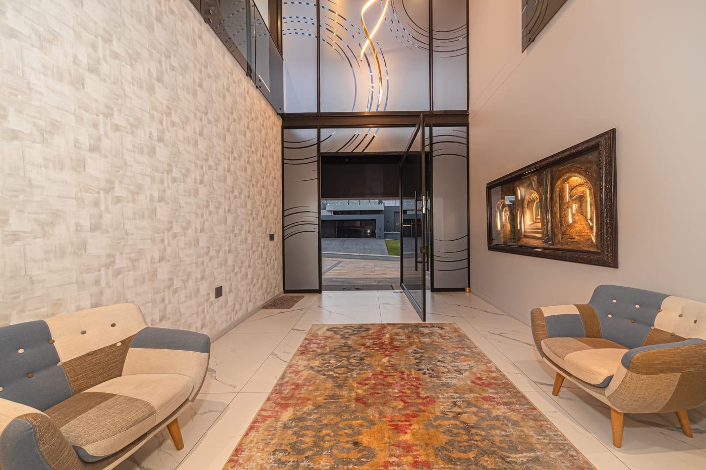 Ultra-Modern Architectural Masterpiece — photograph 4
