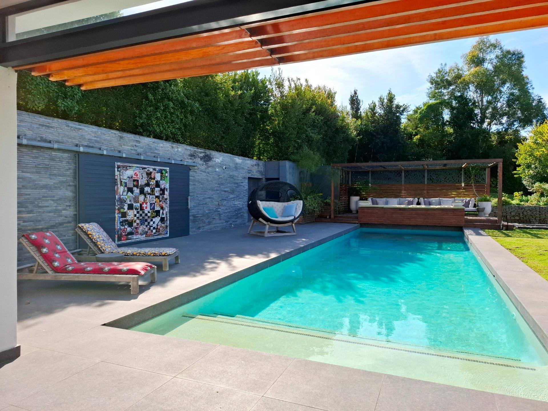 Magnificent Dual-Living Mountain View Masterpiece — photograph 4