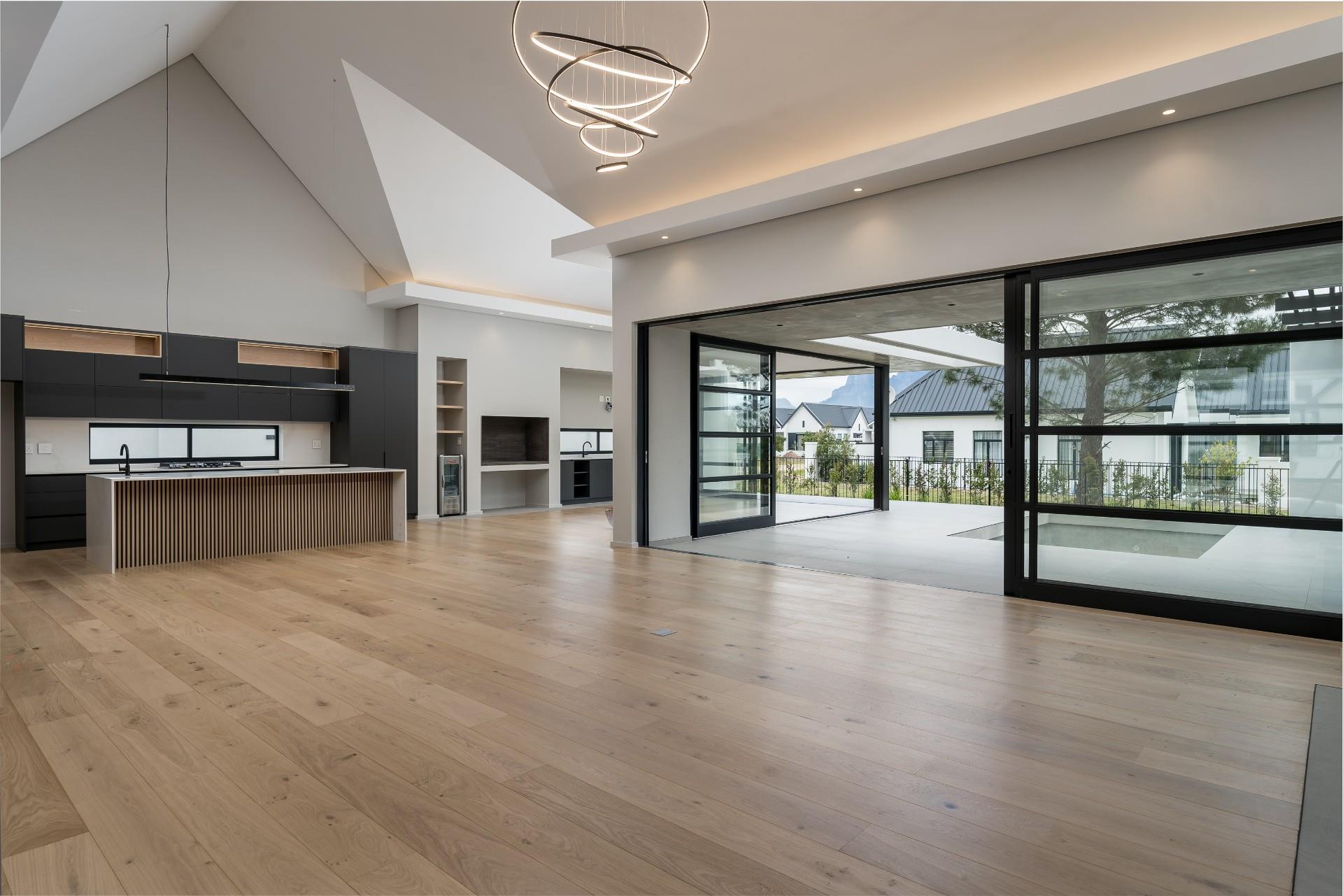 Louis Phillips-Designed Contemporary Masterpiece — photograph 5