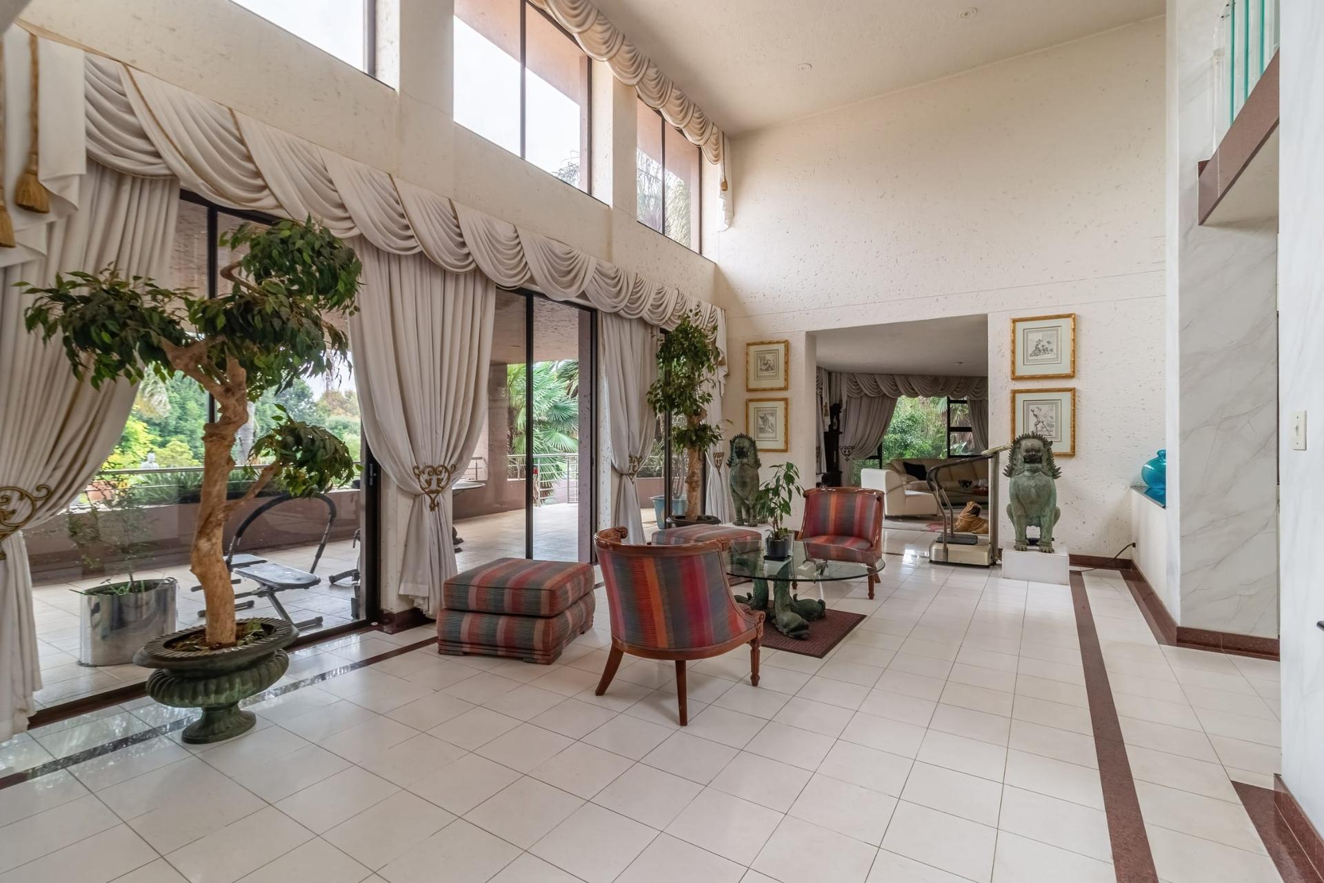 4 Bedroom House For Sale in Bedfordview — photograph 5