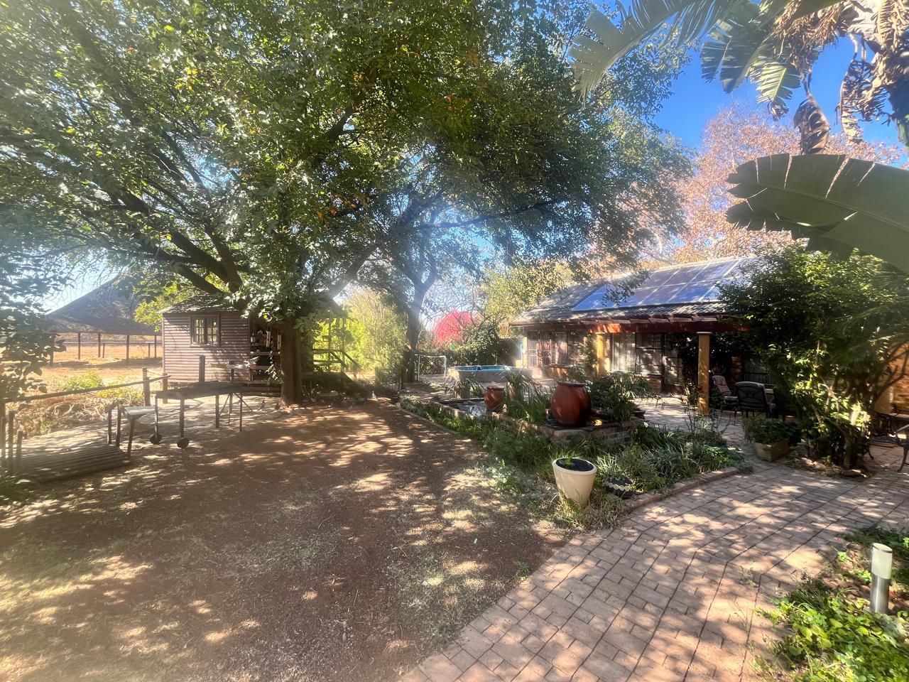 Developer’s Dream: Prime Property with Exceptional Potential — photograph 2