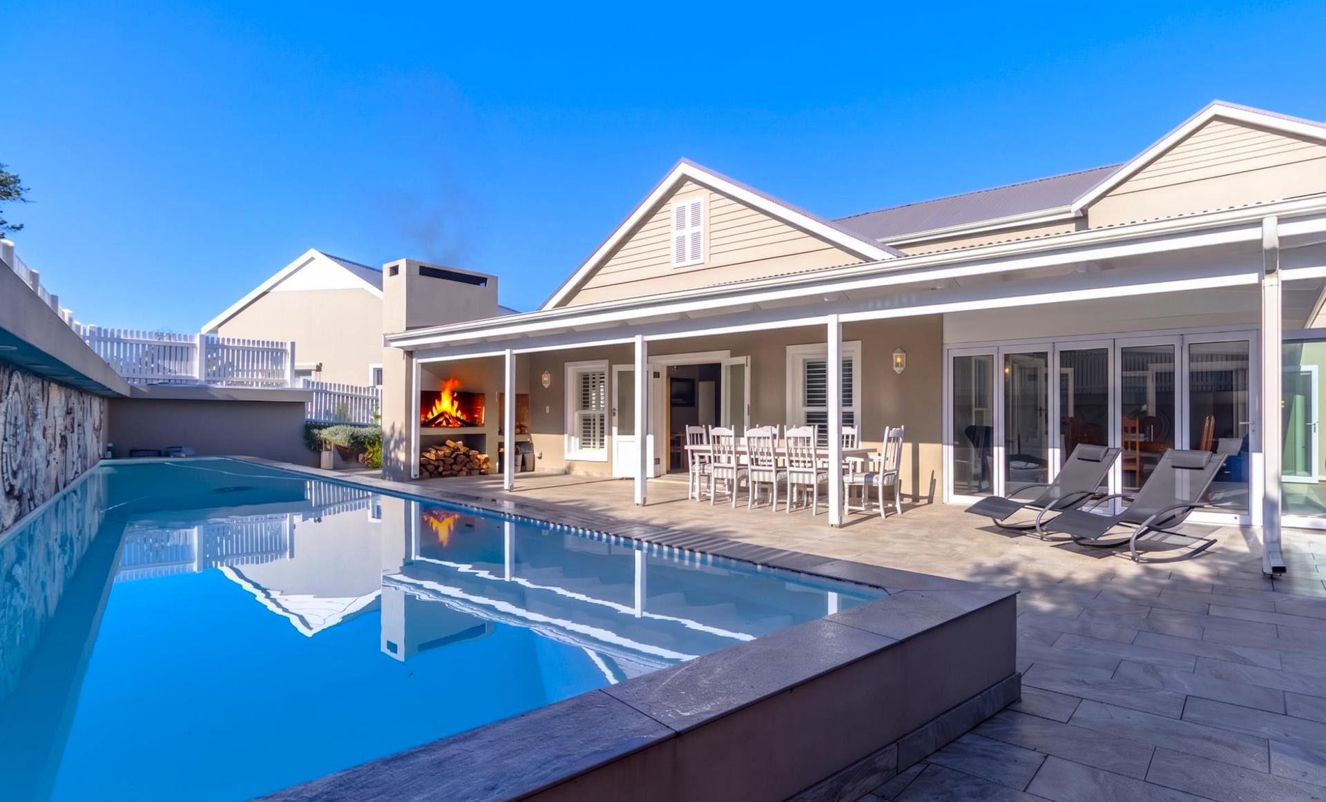 Fairway Elegance and Effortless Estate Living — photograph 4