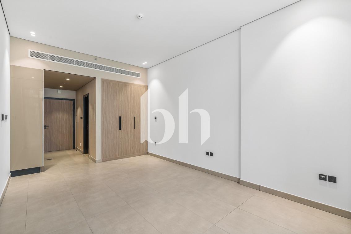 Myka Residence — photograph 3