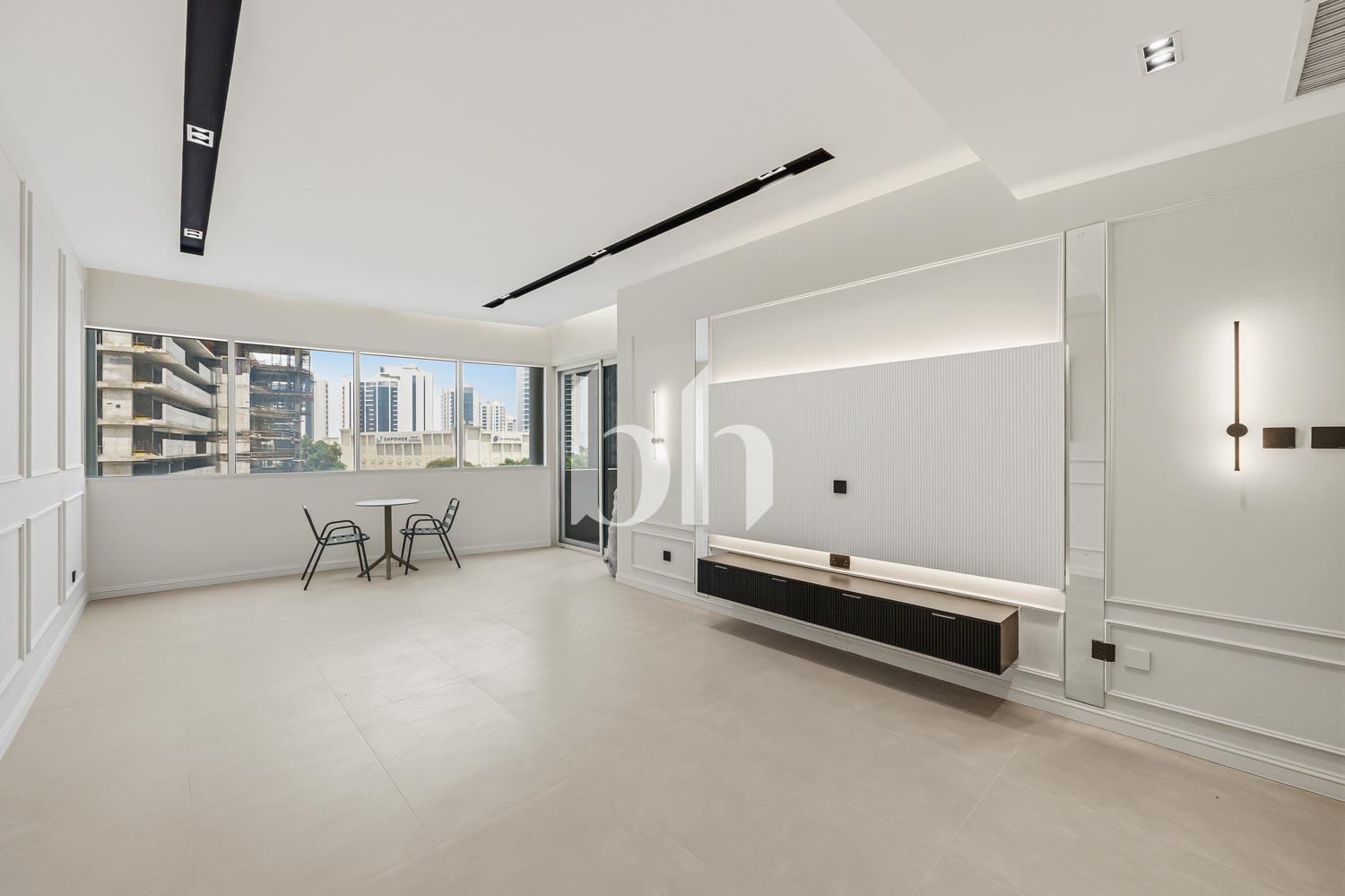 Lake Shore Tower — photograph 3