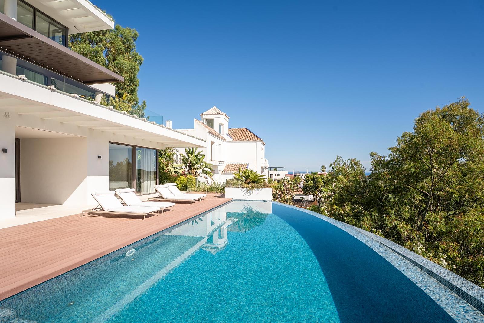 Apartments in La Quinta, Benahavís (AGP-01073) — photograph 4