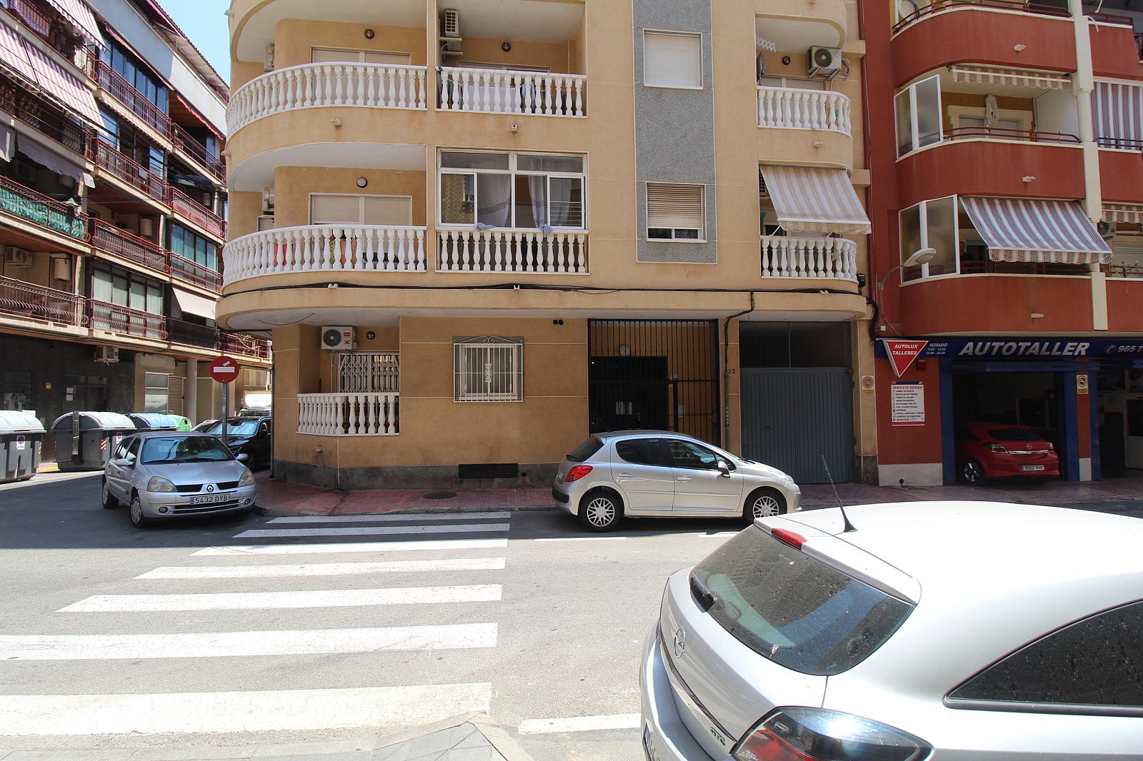 Apartments in Torrevieja Centro, Torrevieja (ALC-01263) — photograph 2