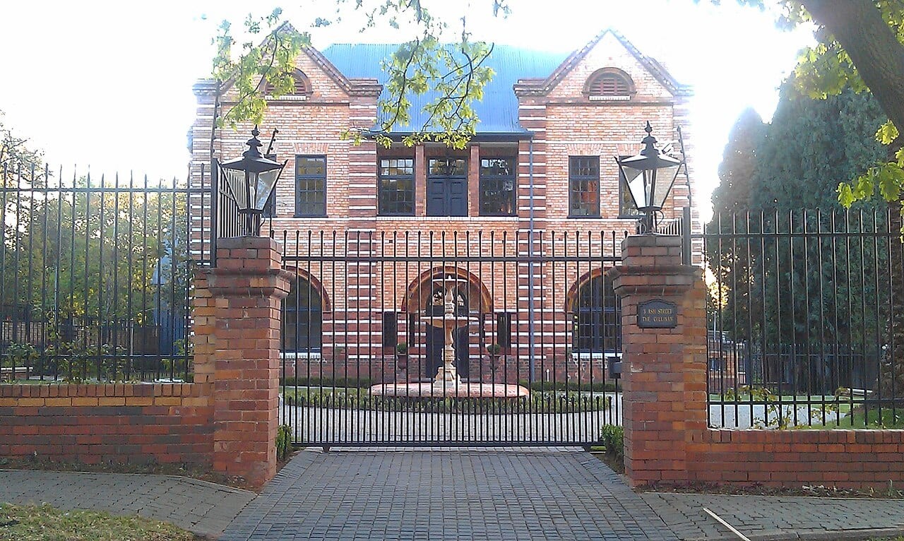 Houghton Estate / Melrose